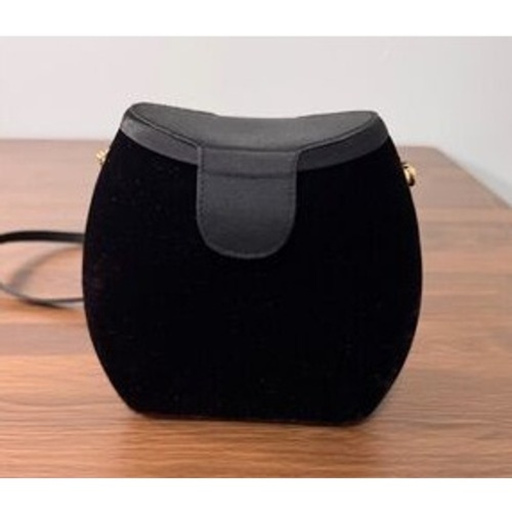 Vintage Cache Crossbody Bag Black Velvet Flap Small Evening Bag Purse Elegant